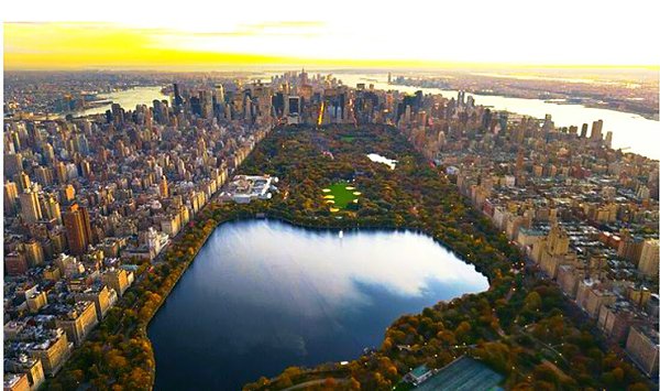 Центральный парк Central Park в Нью - Йорке является одним из крупнейших в США. Он расположен на ...
