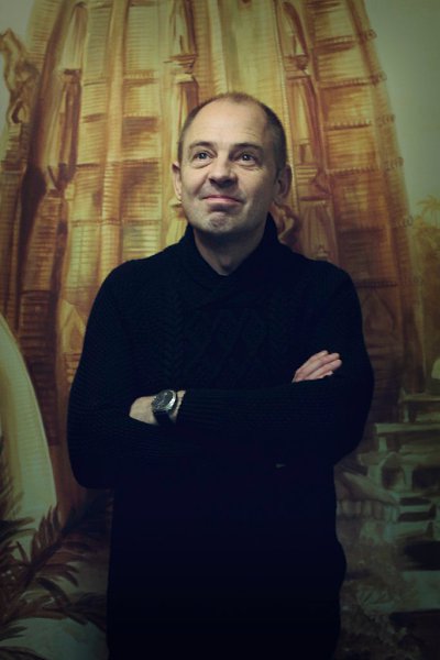 Когда женщина говорит "люблю", тем самым она транслирует мужчине: "Я верю, что ты ...