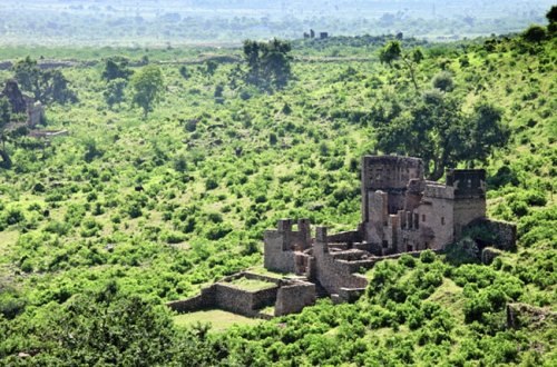 Bhangarh Fort ( )