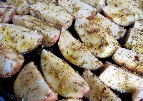 Картофель по-деревенски.Картошечка получается такая же вкусная, как в заведениях общественного ... - 4