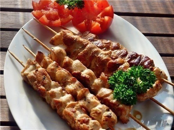 Шашлык из курицы в духовке.Ингредиенты:Филе курицы — 2 ШтукиРастительное масло — 2 Ст. ложкиЧеснок — ...