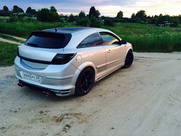 Opel Astra GTC 2008 обвес