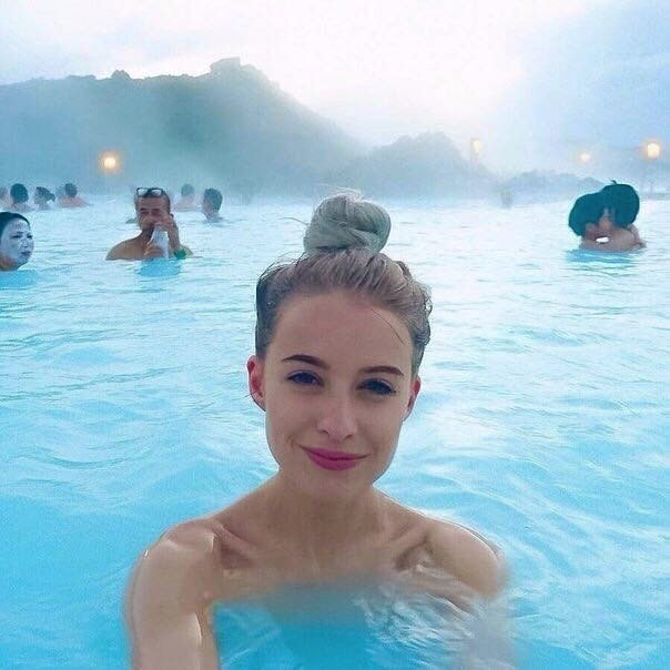  , 