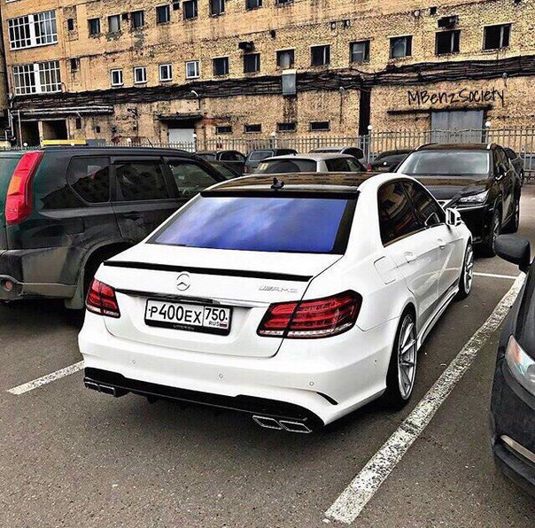 Mercedes-Benz E63 AMG