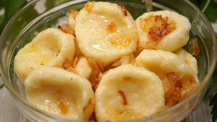 Ленивые вареники с картошкой.Картофель – 300 гр Мука – 100гр. Яйцо – 1 шт. Сливочное масло – 15 гр. ...