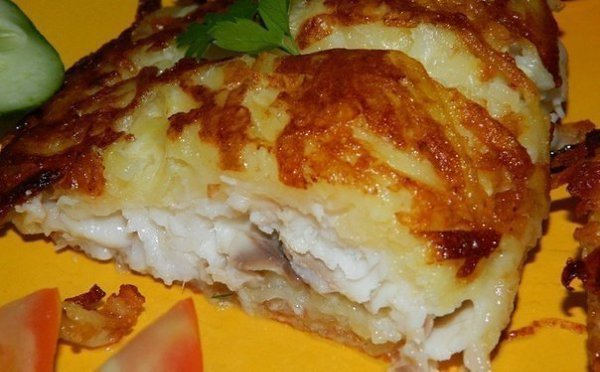 РЫБКА В ШУБЕ .ИНГРЕДИЕНТЫ: филе рыбы (я брала тилапию) - 6 шт.; картофель - 7-8 шт.; сыр - 70 г; ... - 2