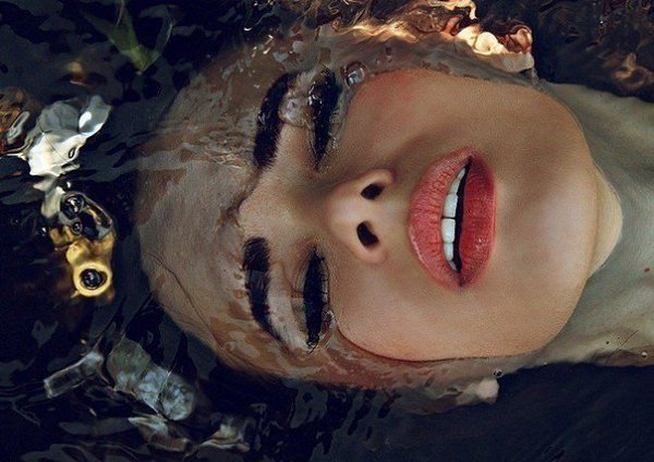 Я больше не гонюсь ни за кем. Хотите уйти из моей жизни? Уходите.