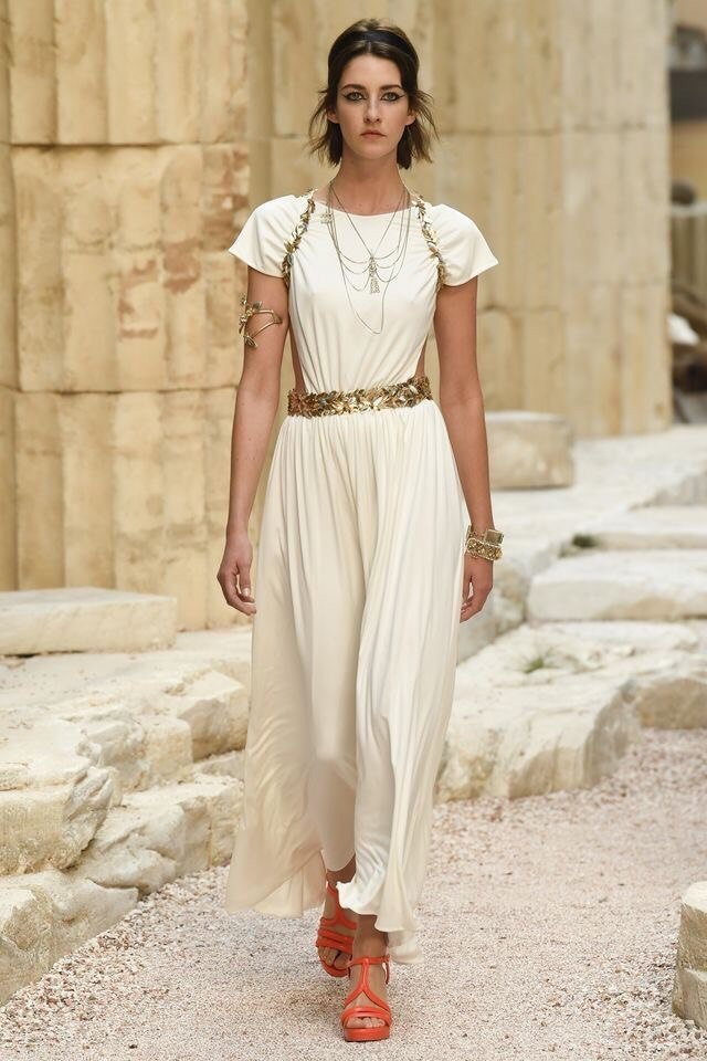 chanel resort 2018 fashion show