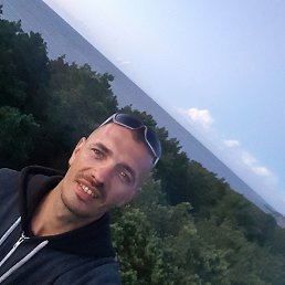 Gatis, ����, 44 ����