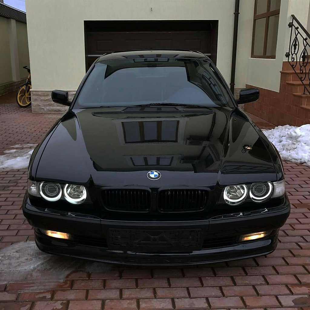 BMW E38 750I