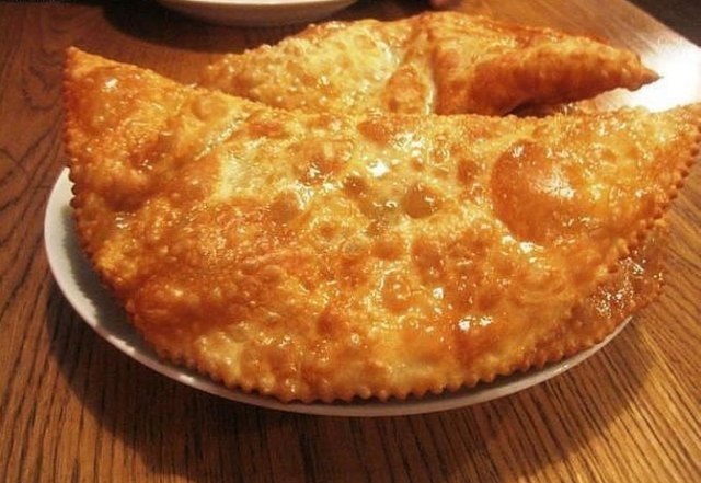 Чебуреки под градусом. Сохраните, чтобы не потерять. Тесто для чебуреков по этому рецепту получается ...