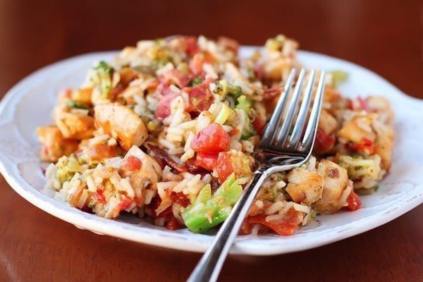 Рис с брокколи и курицей.Несмотря на кажущуюся сложность, это блюдо совсем не трудоемкое и очень ...