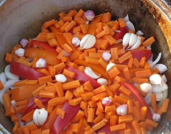 Басма - узбекское блюдо, которое готовиться из мяса и овощей, Её величество басма... Задача: ... - 4
