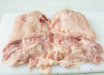 Куриный рулет с говяжьим фаршем.Ингредиенты на 6 порций: целая курица 1,7-2 килограмм говяжий фарш ... - 2