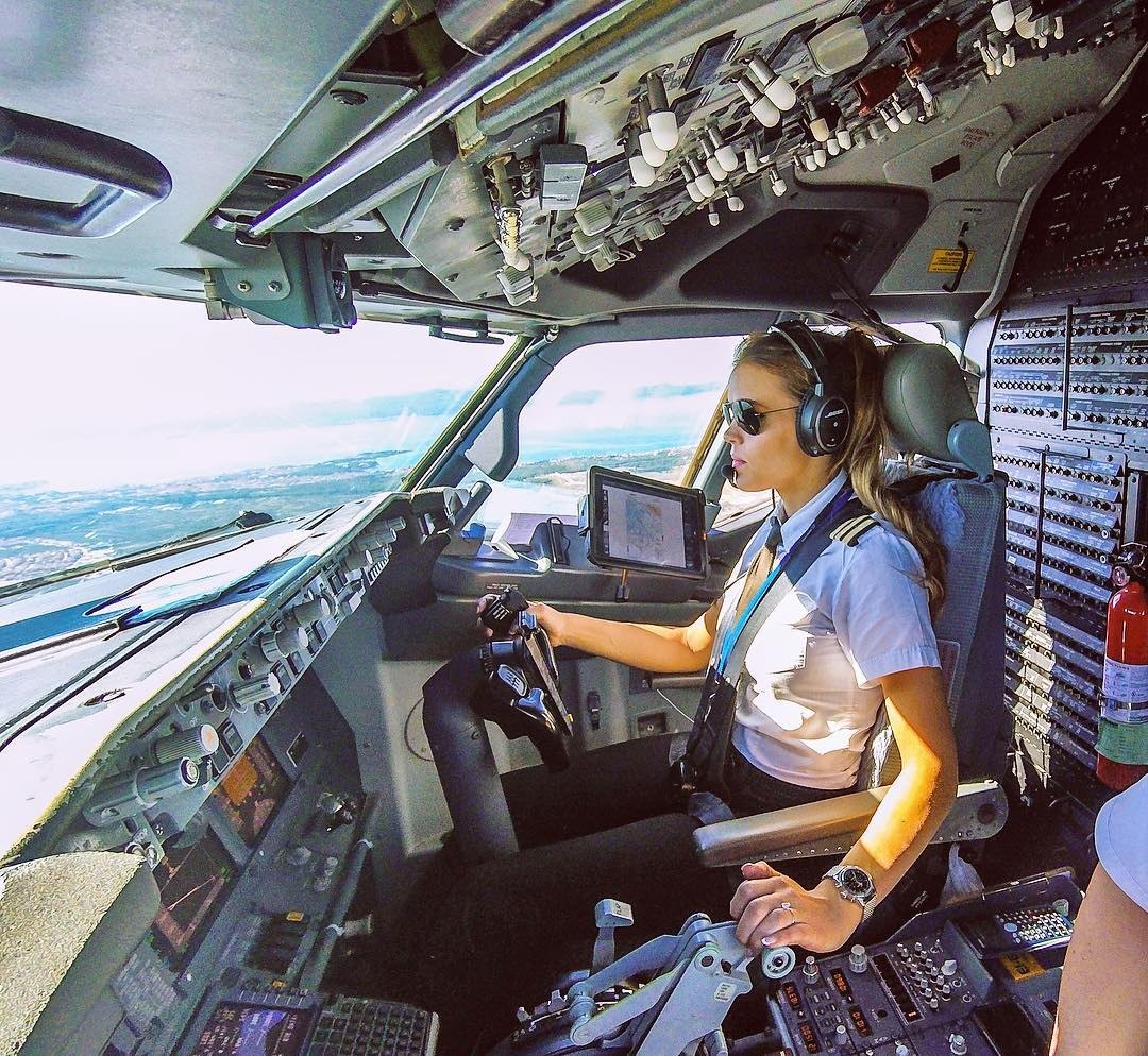      Boeing 737 - 9