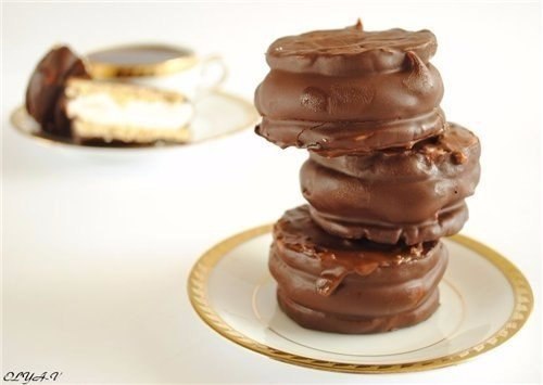 Пирожное «А-ля Choco-Pie».Ингредиенты:тесто:1-1.5 ст. муки120 гр. сливочного масла100 гр. сахарной ...