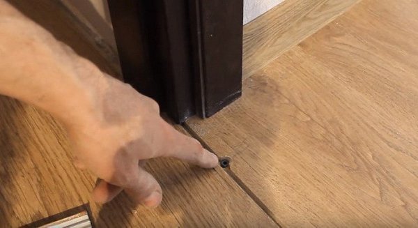 Установка порога межкомнатной двери. В современных квартирах, домах установка межкомнатных дверей ... - 7