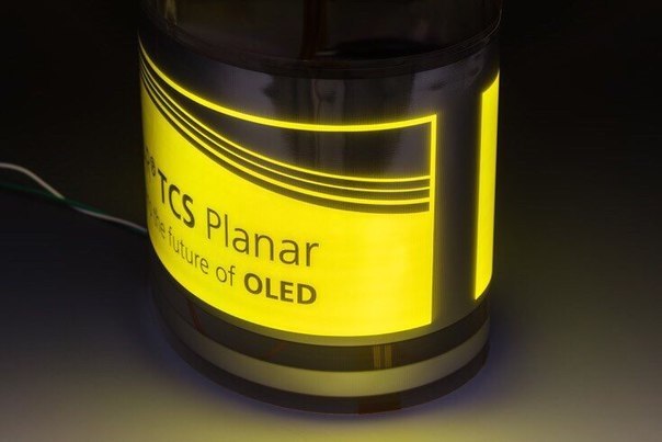 Институт Fraunhofer FEP и компания Sefar показали гибкую осветительную панель OLED, изготовленную ...