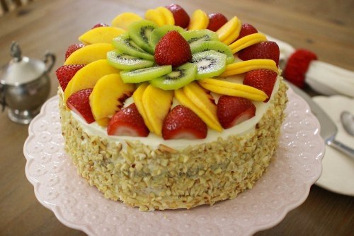 Украшение торта фруктами: техники декорирования и полезные советы