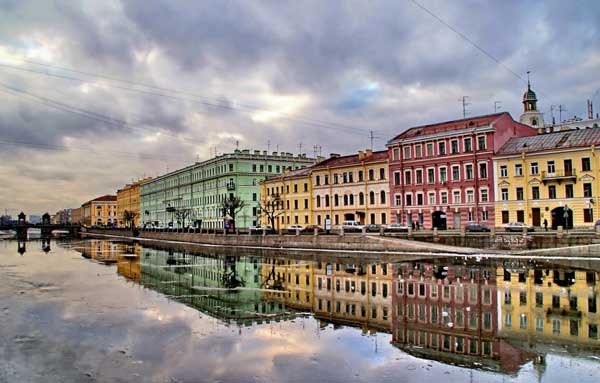 Река Фонтанка. В число наиболее значимых рек Петербурга входит Фонтанка. Она своим спокойствием и ...