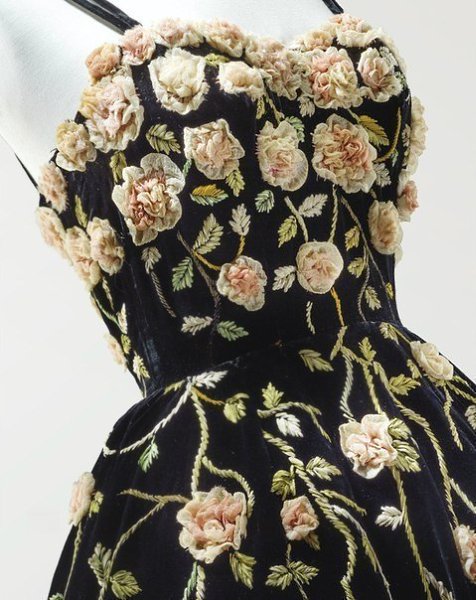    Balmain 1953 . - 4