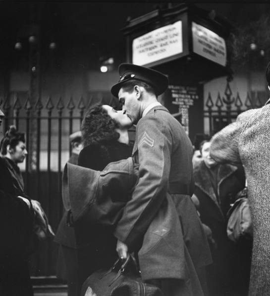 Paris, City of https://fs-play.com/away?to=/sl/oZ53 Robert Doisneau - 5
