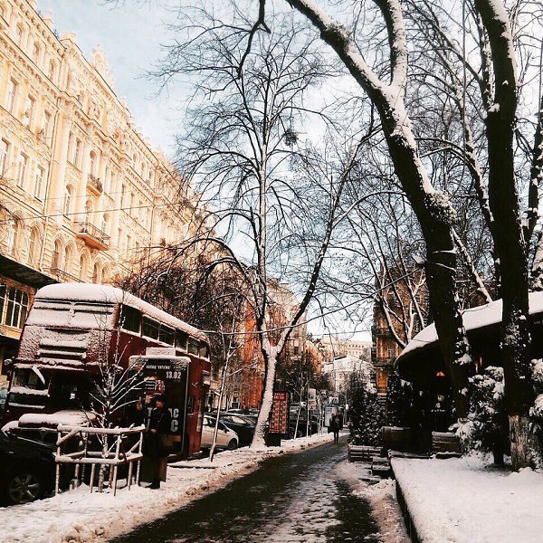 День плавно перетекает в другой и мы не замечаем, как взрослеем. Мы привыкли жить от выходных до ...