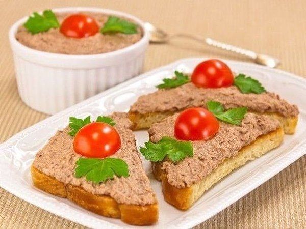 12 ЛУЧШИХ ПАСТ ДЛЯ БУТЕРБРОДОВ: БЫСТРО, ВКУСНО, ПОЛЕЗНО. 1. Из яиц и лука Натрите на крупной терке ... - 7