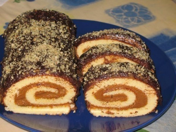 БЫСТРЫЕ РУЛЕТИКИ К ЧАЮ.1) ВКУСНЫЙ РУЛЕТИКИнгредиенты: 2 яйца 1 ст. сахара 1 ст. йогурта ванилин 1 ... - 2