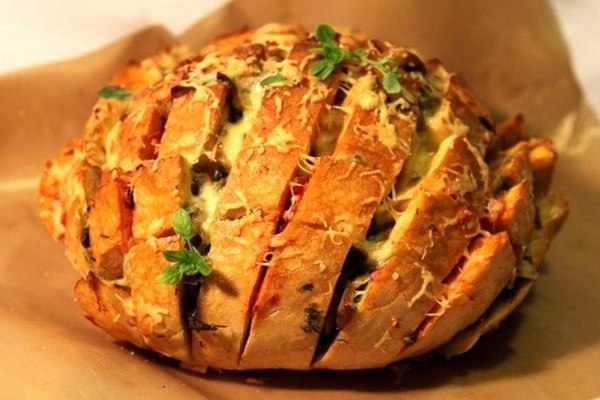 Быстрый закусочный хлеб с грибами и сыром (рецепт на скорую ...