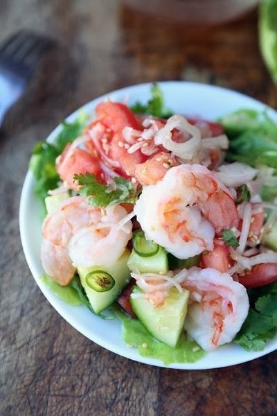 6 вариантов салата с креветками: вкуснейшие сочетания.1. Листья салата + помидоры + креветки + ...