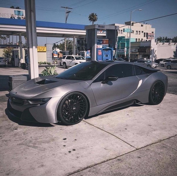 BMW i8