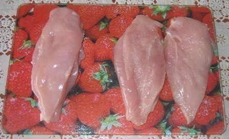 Рулет из куриного филе с творогом.Ингредиенты:-Филе куриное – 500 грамм,-творог (5% жирности) – 120 ... - 3