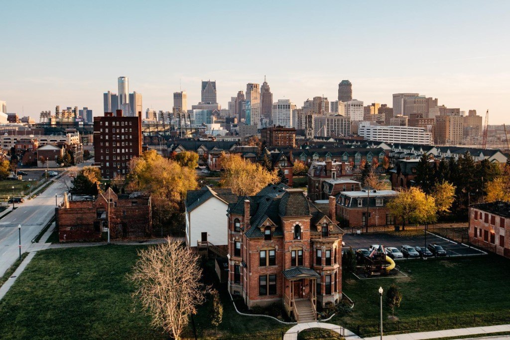 Detroit - 4
