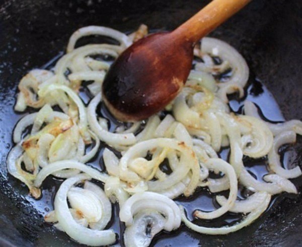 Самый вкусный рецепт печени! Печень получается мягкой, сочной, нежной! Ингредиенты: 600 г говяжьей ... - 4