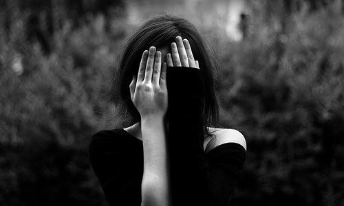 Отказаться бы от всего, Что когда-то мне было важно. Невозможно понять его, Или все же пойму ...