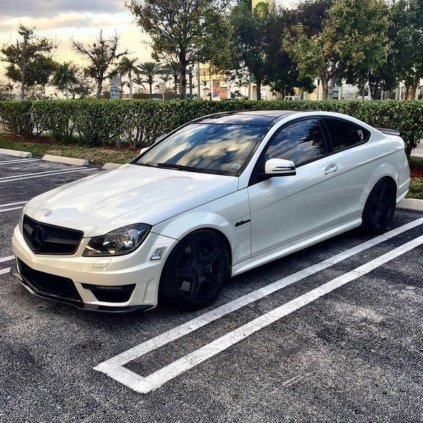 Mercedes-Benz C63 AMG Coupe