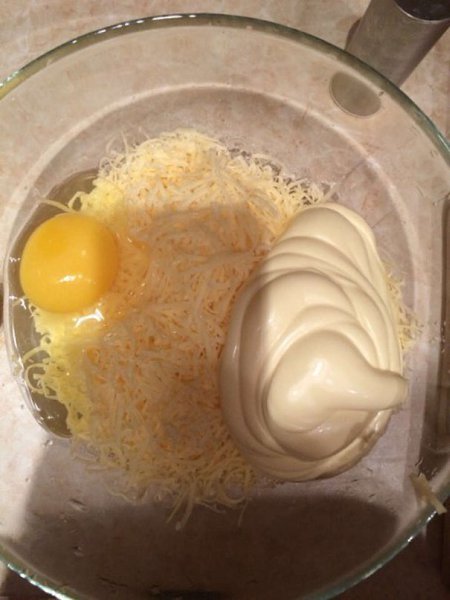 Мясо для холостяка.Для приготовления нам понадобится- свинина (шея)- соль- перец- чеснок- мука- сыр- ... - 7