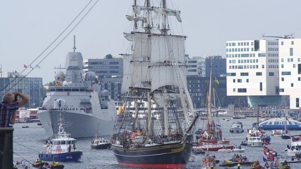   5    oo  o SAIL Amsterdam. - 8