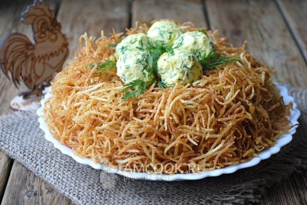 САЛАТ «ГНЕЗДО ГЛУХАРЯ» С ЯЗЫКОМ.Очень красивый, эффектный салат, который украсит любой праздничный ...