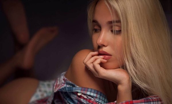 Подари мужчине любовь — и он сотрёт её в порошок. Игнорируй его — тогда он начнёт по-настоящему тебя ...