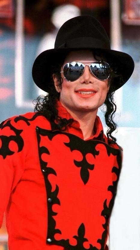    Michael Jackson - 6