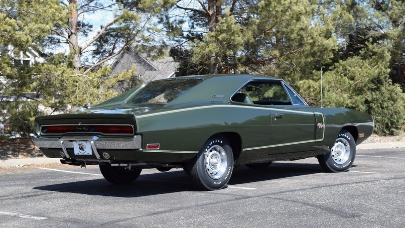 1970 Dodge Charger R/T - 2
