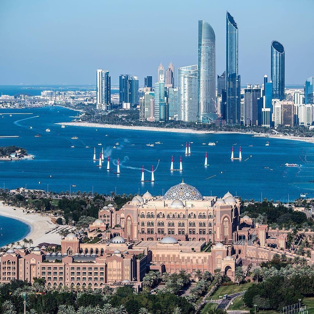 8   -,   Radisson Blu Hotel & Resort, Abu Dhabi Corniche 5*    38 000 ...