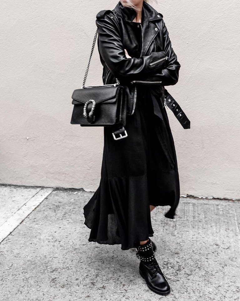 Total black.#@woman.blog - 2