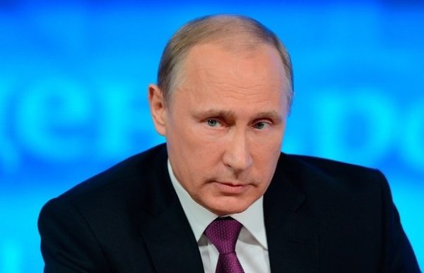 Владимир Путин: Российский флаг никому не может мешать.