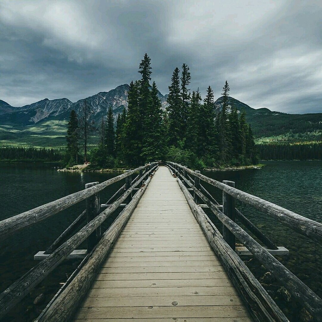 Pyramid Lake, Jasper National Park, Alberta, Canada