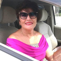 Valentina, 67, 