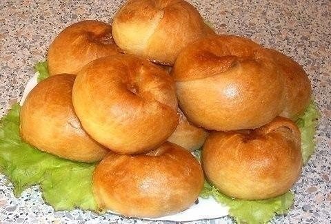 Бабушкины слоистые пирожки.На самом деле , начинок ,кроме этой , может быть масса - в детстве мы ...