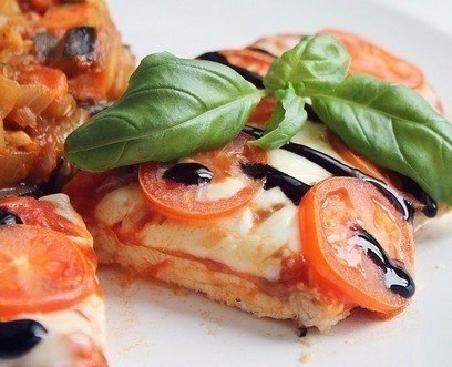 КУРИНОЕ ФИЛЕ ПО-ИТАЛЬЯНСКИ.Ингредиенты:- Филе куриное - 300 г- Томатная паста - 200 мл- Сыр - 100 г ...